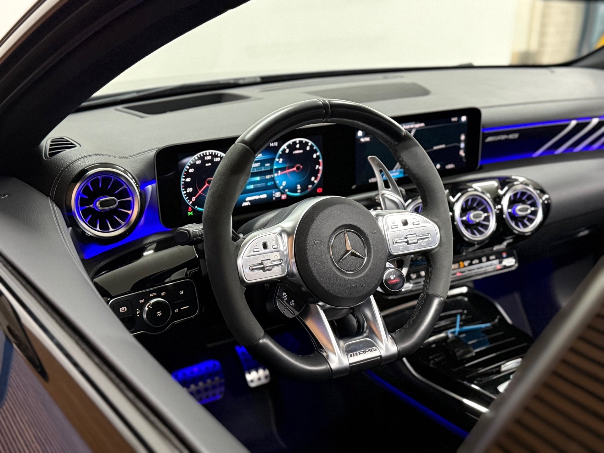 Mercedes-Benz A-klasse AMG 35 4MATIC NIGHT Premium Plus | PA, Automaat, 4 cilinders, Blauw, Bedrijf