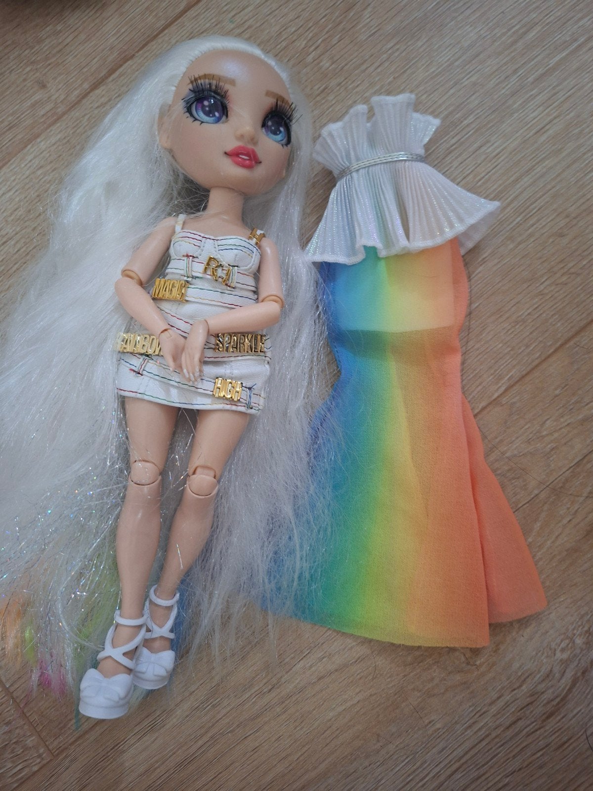 Rainbow high pop amaya rain, Verzamelen, Poppen, Ophalen of Verzenden, Zo goed als nieuw, Pop