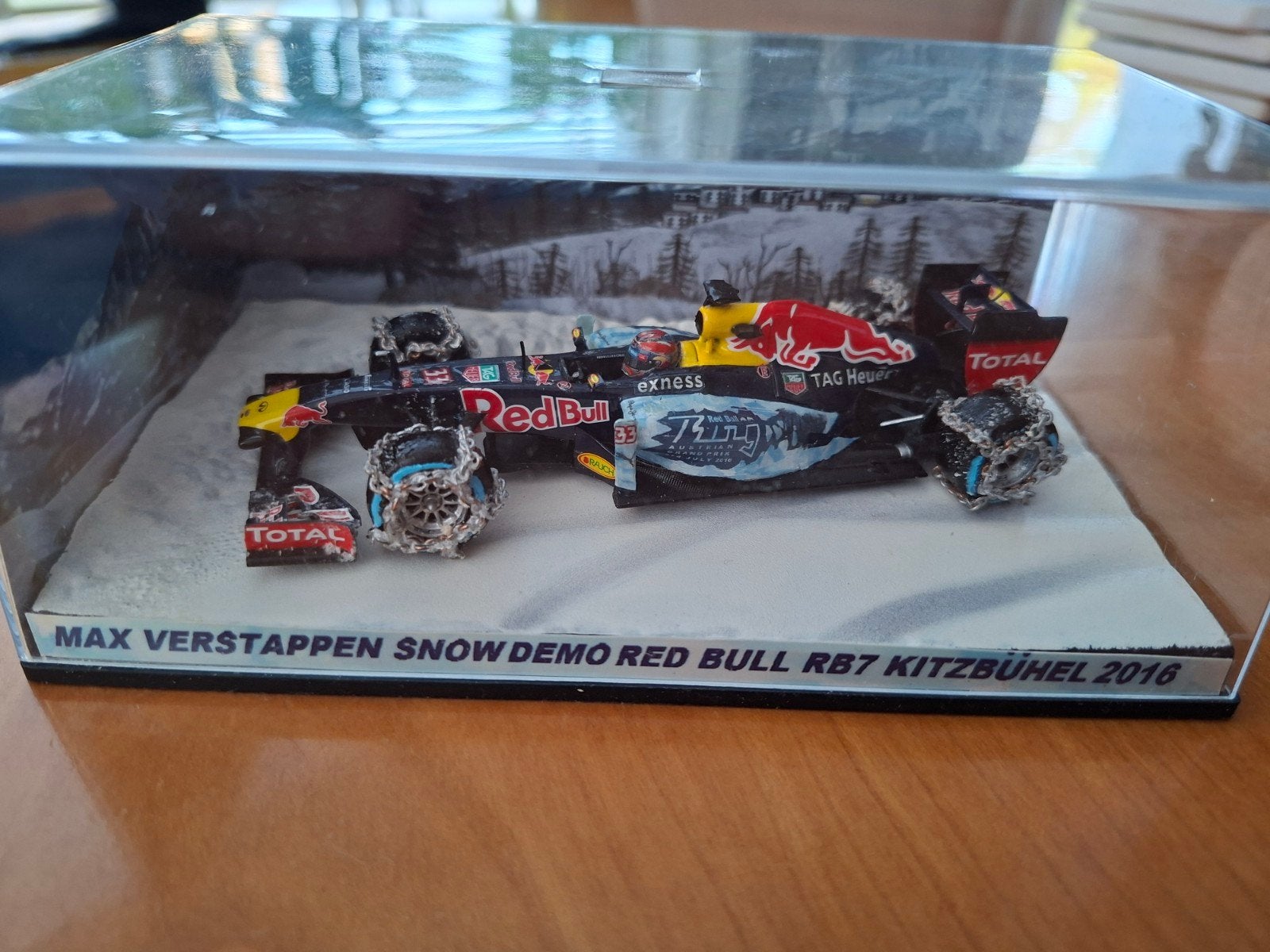 1:43 F1 Max Verstappen Snow Demo Red Bull RB7 Kitzbühel 2016, Hobby en Vrije tijd, Ophalen of Verzenden, Zo goed als nieuw, Auto