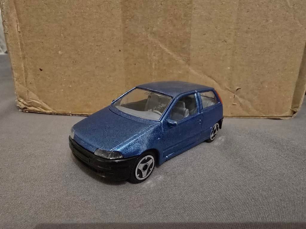 Bburago Fiat Punto Modelauto, Hobby en Vrije tijd, Modelauto's | 1:43, Ophalen of Verzenden, Gebruikt, Auto