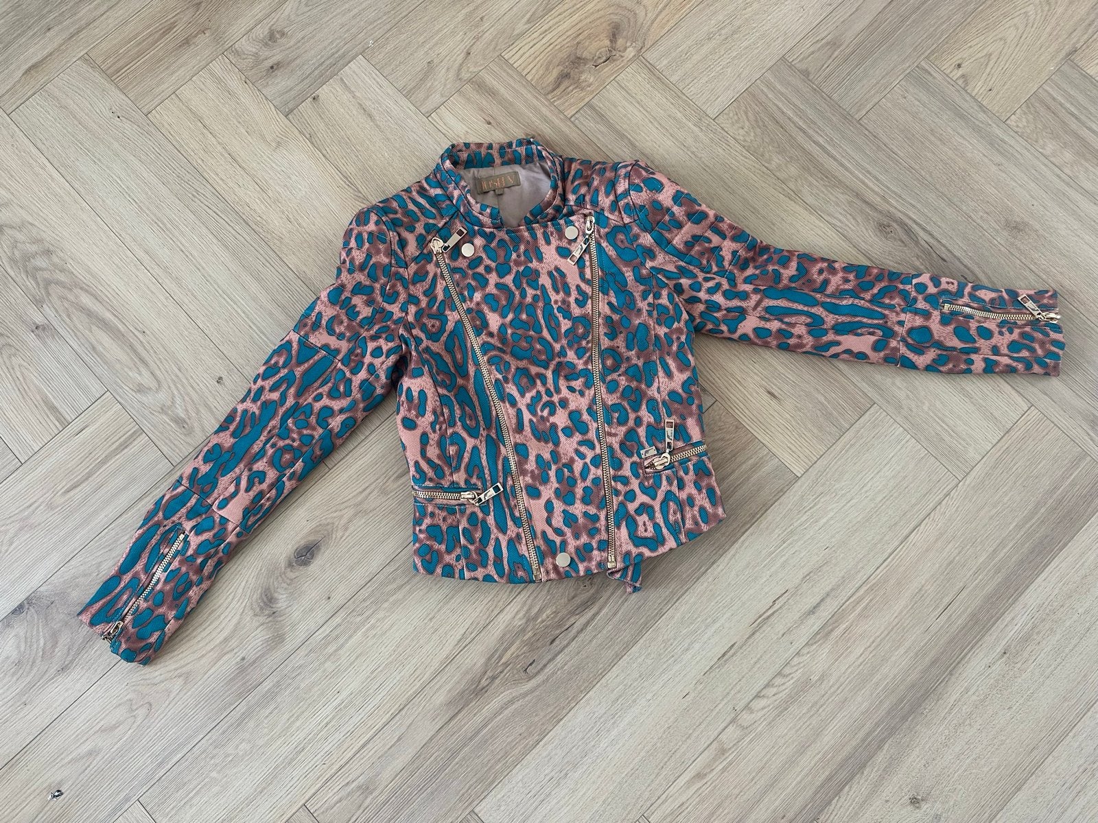 Josh V Jill bikerjack met turquoise luipaardprint, Ophalen of Verzenden, Zo goed als nieuw, Maat 34 (XS) of kleiner, Meerkleurig
