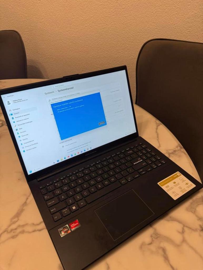 ASUS Vivobook Go 15 OLED (E1504F), Computers en Software, Ophalen, 2 tot 3 Ghz, 8 GB, Zo goed als nieuw