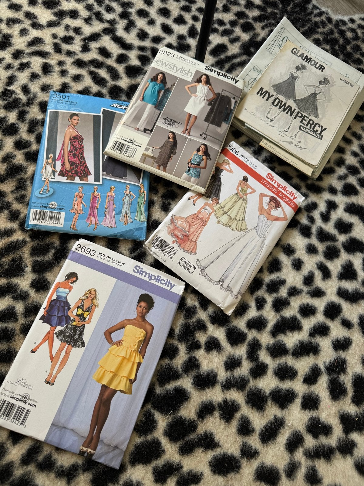 Grote collectie naaipatronen (65 stuks) - Burda, Simplicity, Hobby en Vrije tijd, Kledingpatronen, Ophalen, Overige typen, Vrouw