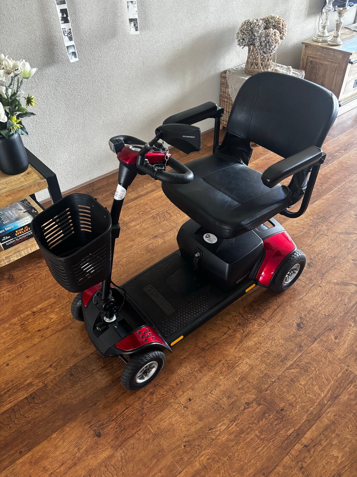 GoGo Elite Traveller scootmobiel, Ophalen, Zo goed als nieuw, Pride, 10 km/u of minder