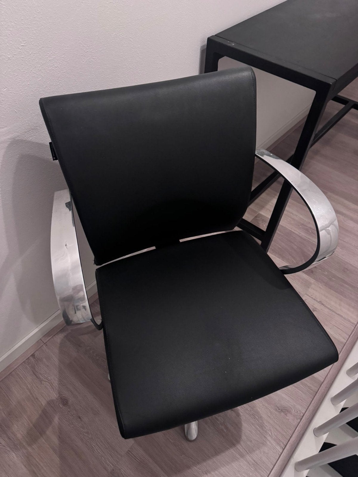 Te koop Kappers stoel, Huis en Inrichting, Ophalen, Gebruikt, Zwart, Eén
