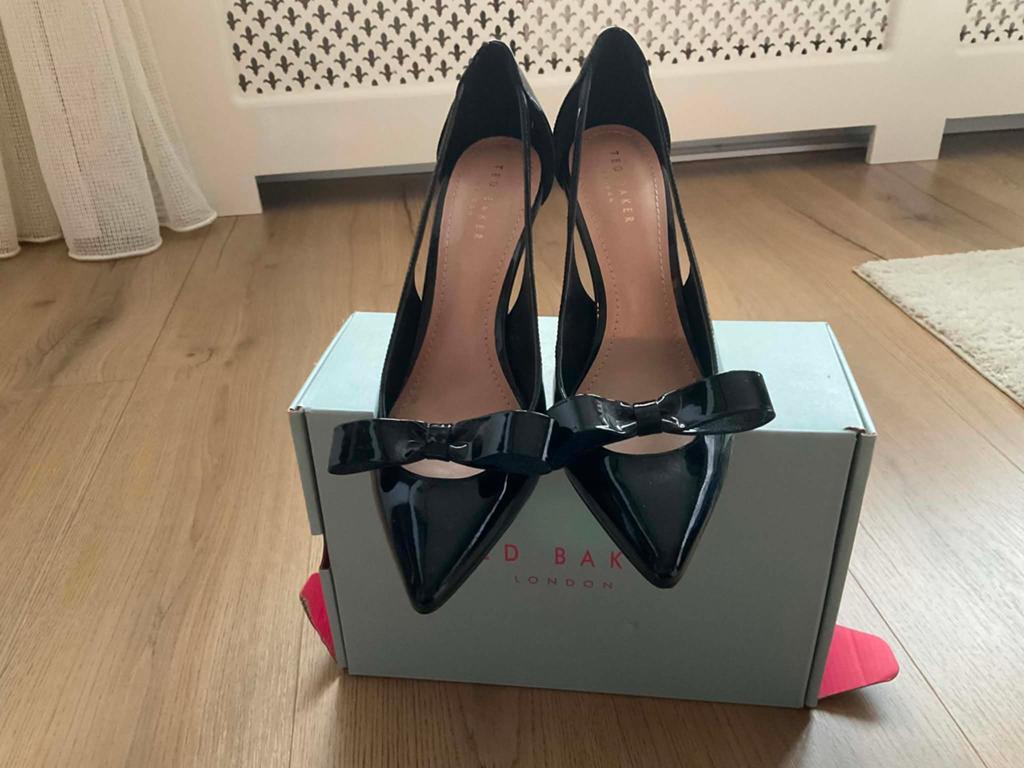 Ted Baker Zwarte Lakleren Pumps met Strik, Pumps, Zwart, Nieuw, Ophalen of Verzenden