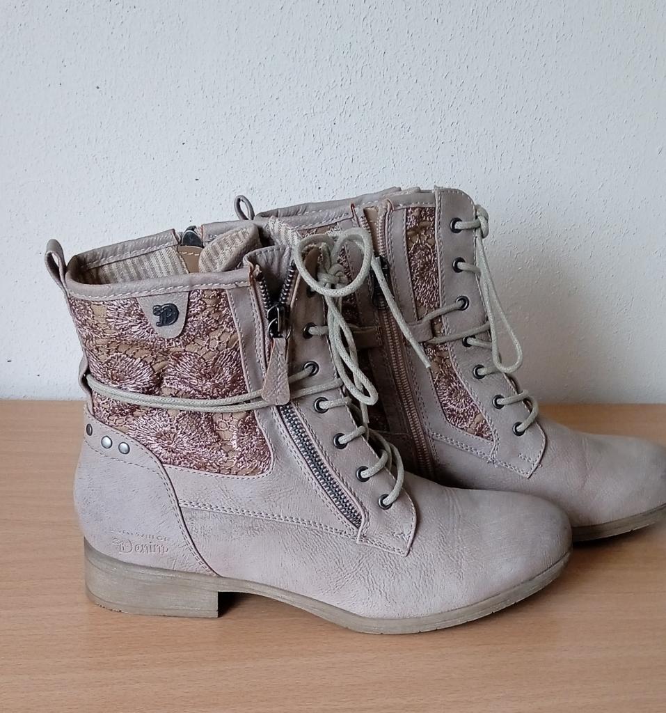 elegante beige zomerlaarsjes maat 39, Kleding | Dames, Schoenen, Beige, Lage of Enkellaarzen, Ophalen of Verzenden, Zo goed als nieuw