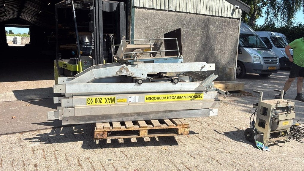 Bouwma BM 200 Ladderlift 13,3 meter incl. knikstuk, Ophalen