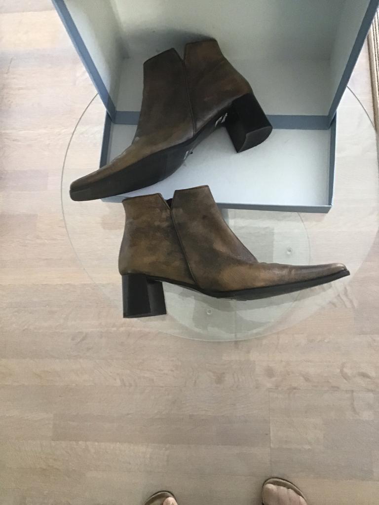 Lage dameslaarsjes mt 38 bronskleurig, Overige kleuren, Lage of Enkellaarzen, Nieuw, Ophalen of Verzenden
