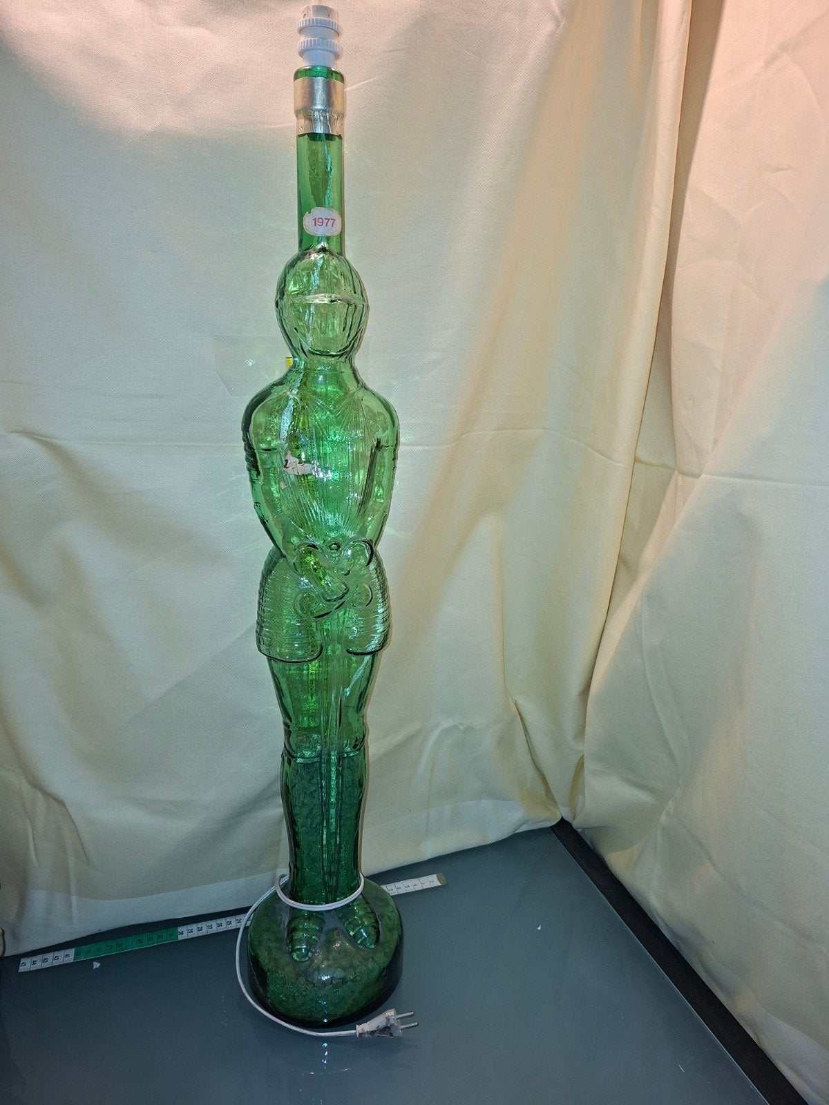 Unieke groene glazen lampvoet in ridderfiguur, 83,5 cm hoog, Antiek en Kunst, Antiek | Lampen, Ophalen