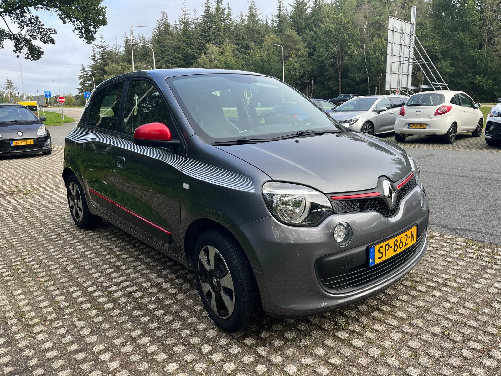 Renault Twingo 1.0 SCE 70 2018 Grijs, Auto's, Voorwielaandrijving, 840 kg, 4 stoelen, Origineel Nederlands