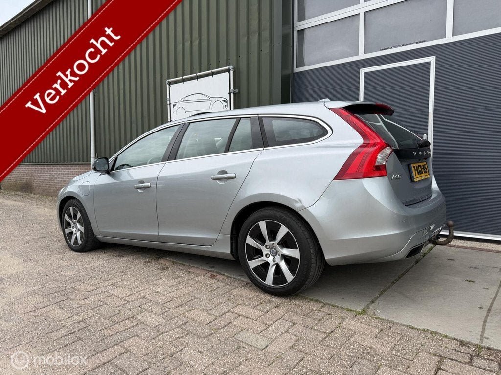 Volvo V60 2.4 D6 AWD Plug-In Hybrid Pure Limited EXPORT !, Auto's, Volvo, Automaat, Euro 5, 1848 kg, Vierwielaandrijving