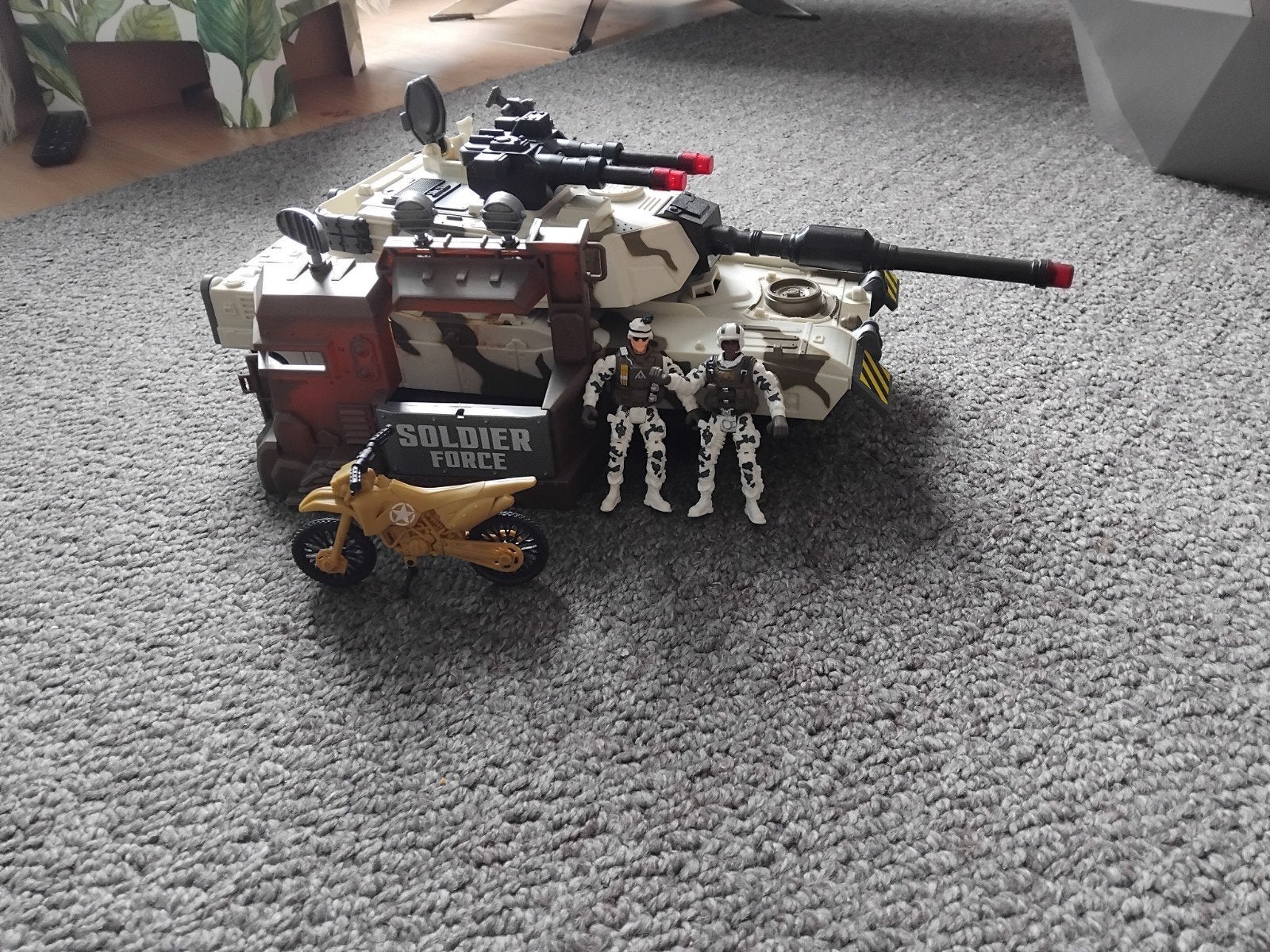 Soldier Force Tank met licht, geluid en toebehoren, Ophalen, Gebruikt, Jongen