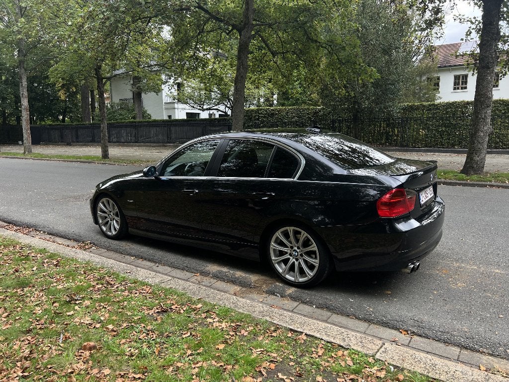 BMW E90 325i 3L 2008, Automaat, Achterwielaandrijving, Zwart, 1435 kg