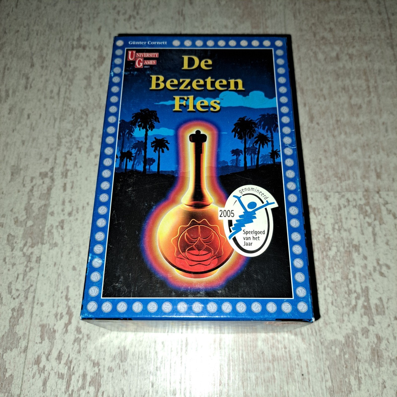 Leuk spel De Bezeten Fles, Hobby en Vrije tijd, Gezelschapsspellen | Kaartspellen, Vijf spelers of meer, Ophalen of Verzenden