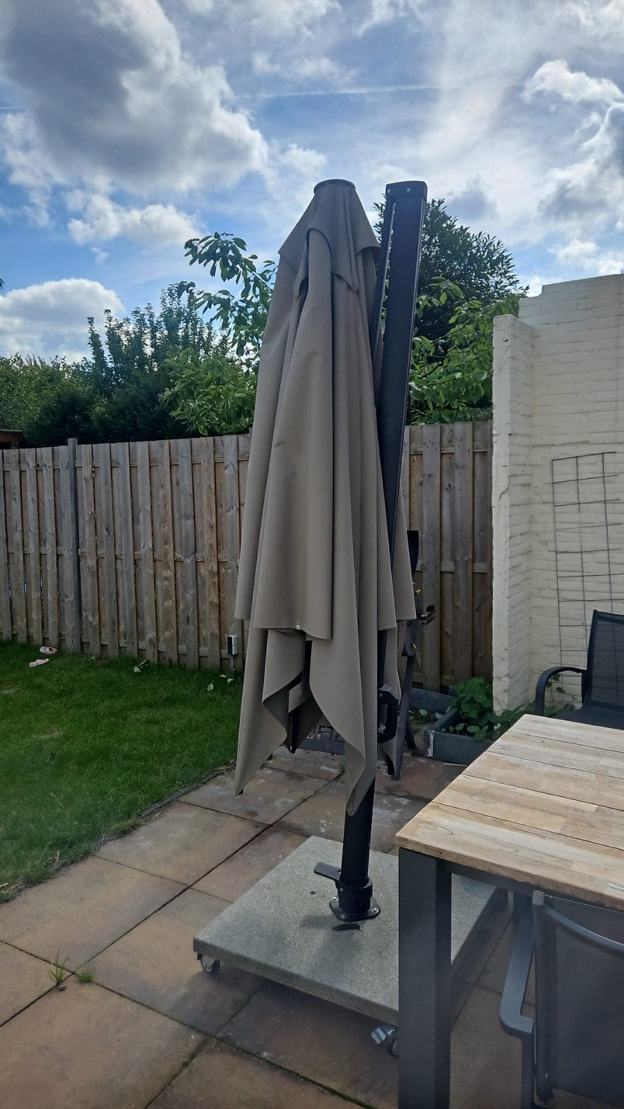 Zweefparasol met voet en wielen -  3m bij 3m, Tuin en Terras, Ophalen, Verstelbaar, 3 tot 4 meter, Zweefparasol