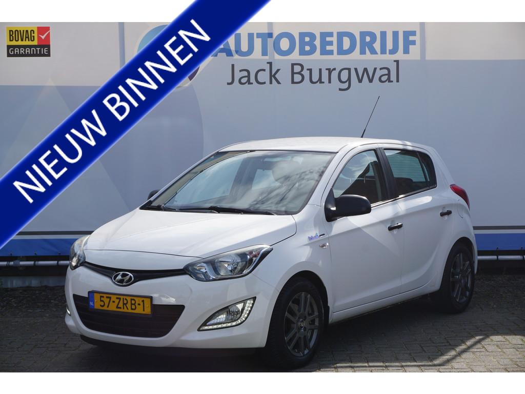 Hyundai i20 1.2i Business Edition Trekhaak | Airco | Bluetoo, Auto's, Gebruikt, 31 €/maand, Wit, Origineel Nederlands