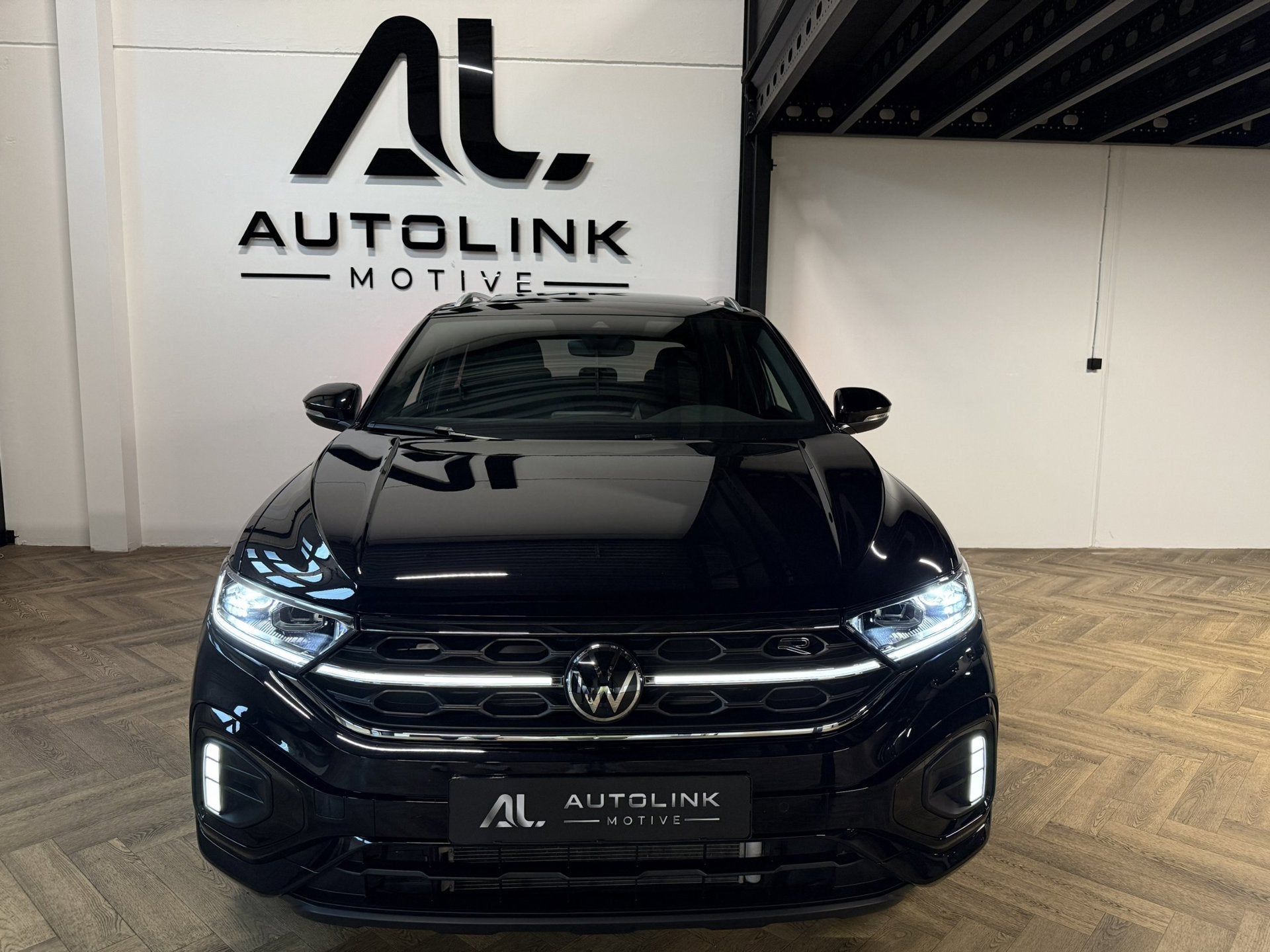 Volkswagen T-Roc 1.5 TSI R-Line Business|PANO|LANEASSIST|CAM, Auto's, Volkswagen, Automatische klimaatregeling, 1498 cc, Zwart