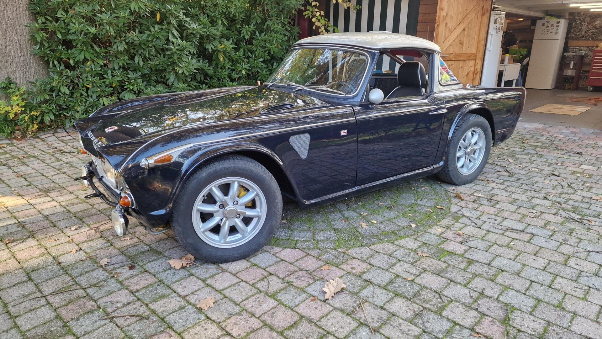 Triumph TR4 A 2.2 4CYL. RALLY FULL OPTIONS/sper dif/webers, Lederen bekleding, Achterwielaandrijving, Zwart, Overige carrosserieën