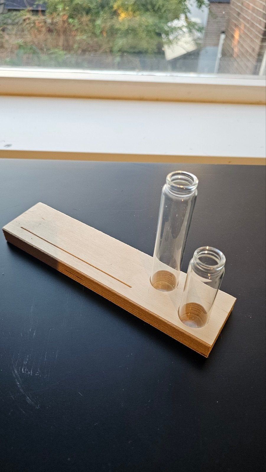Decoratieve vaasjes op houten standaard, Ophalen of Verzenden