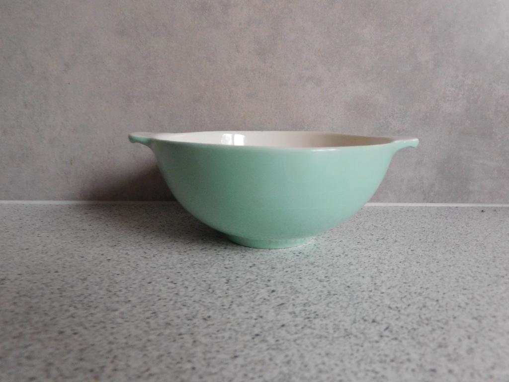 Soepkom Pastel Turquoise Petrus Regout Maastricht, Antiek en Kunst, Antiek | Servies los, Ophalen of Verzenden