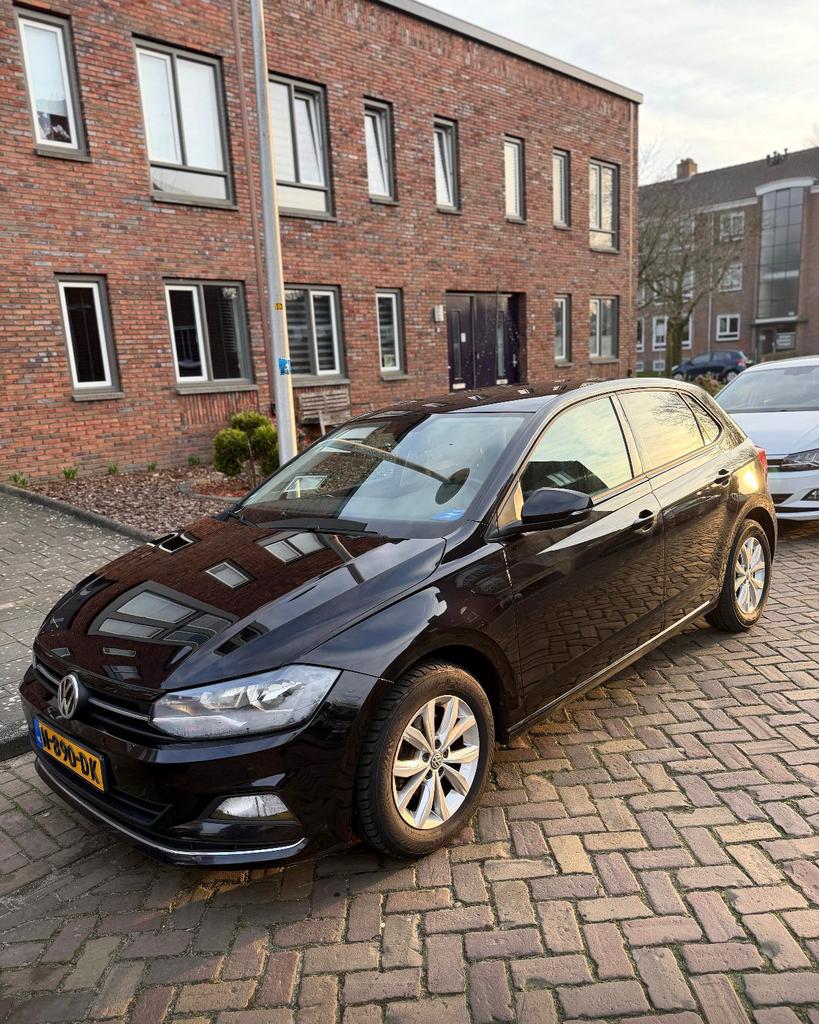 Volkswagen Polo 1.6TDI Comfortline Stoelverwarming|Clima|Led, Voorwielaandrijving, USB, Zwart, Particulier