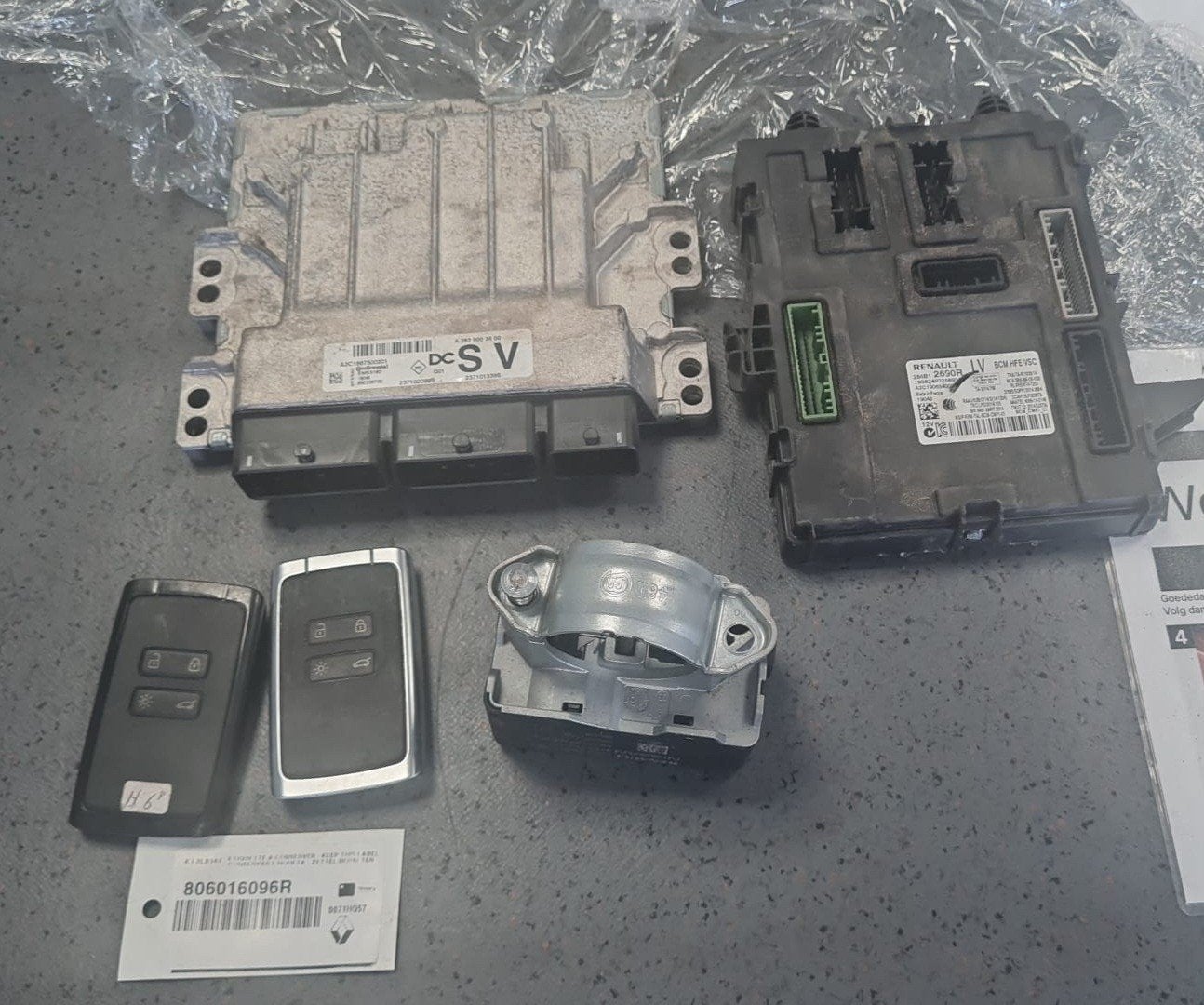 ECU, BCM, SLEUTELS, STUURSLOT, Renault Kadjar 1.3 Benzine Au, Ophalen of Verzenden, Gebruikt, Renault
