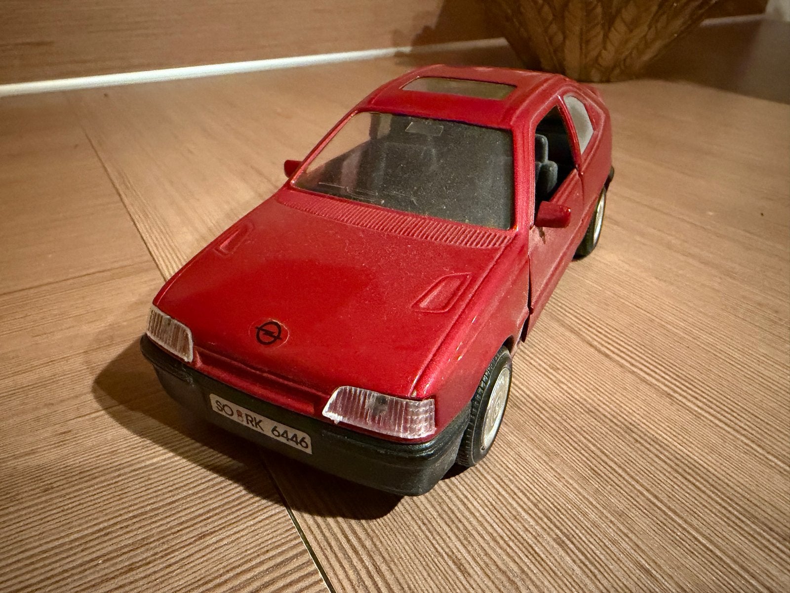 Opel Kadett GSI 1:24 Guitoy - Nette staat, Ophalen of Verzenden, Gebruikt, Auto, Overige merken