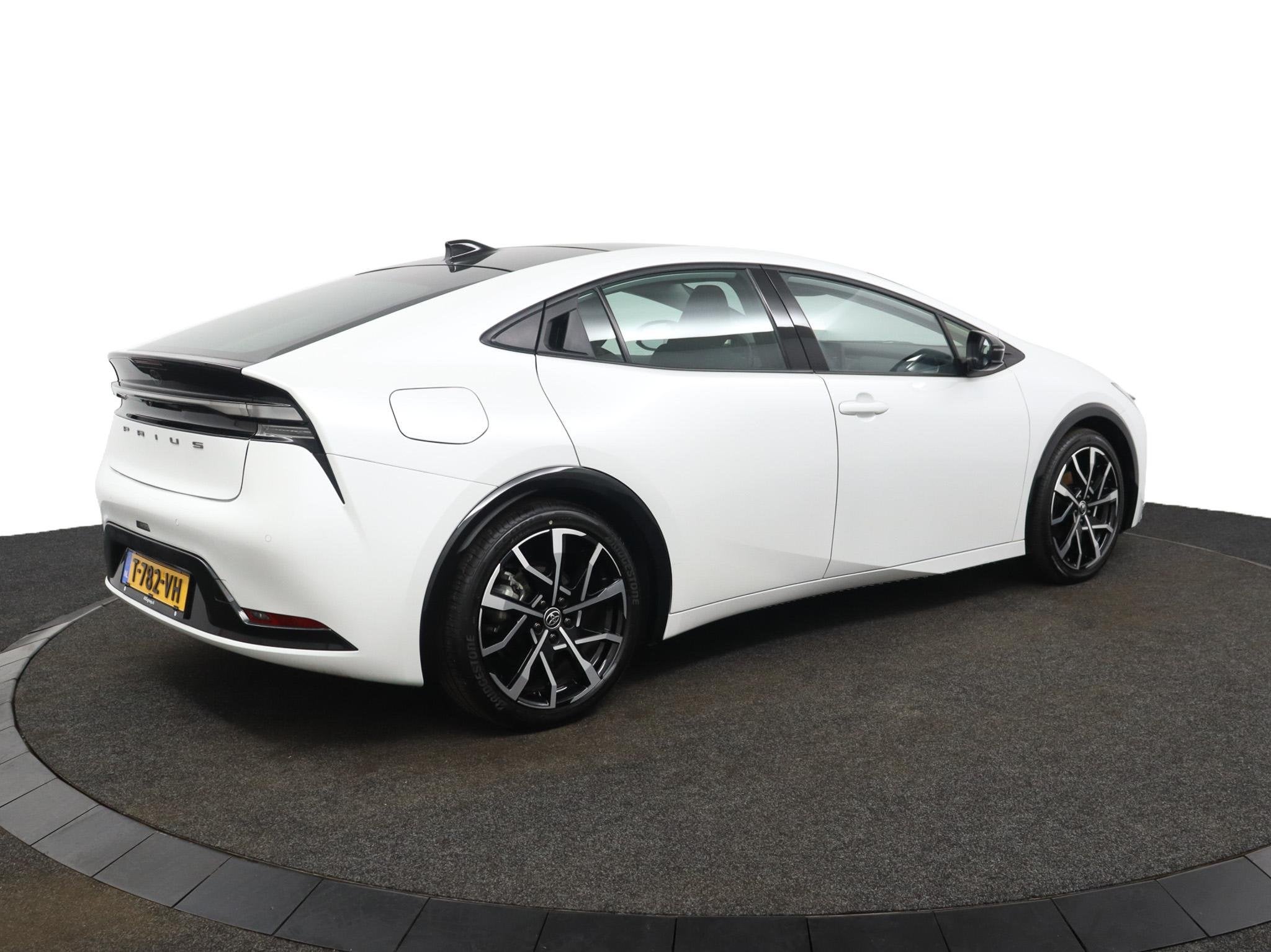 Toyota Prius 2.0 Plug-in Hybrid 220 Executive | Panoramadak, Auto's, 12 maanden, Gebruikt, 4 cilinders, Wit