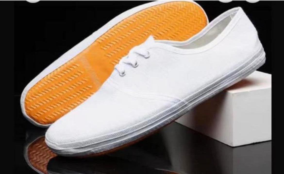 Nieuwe Witte Klassieke Katoenen Antislip Gympen, Wit, Nieuw, Ophalen of Verzenden, Sneakers of Gympen