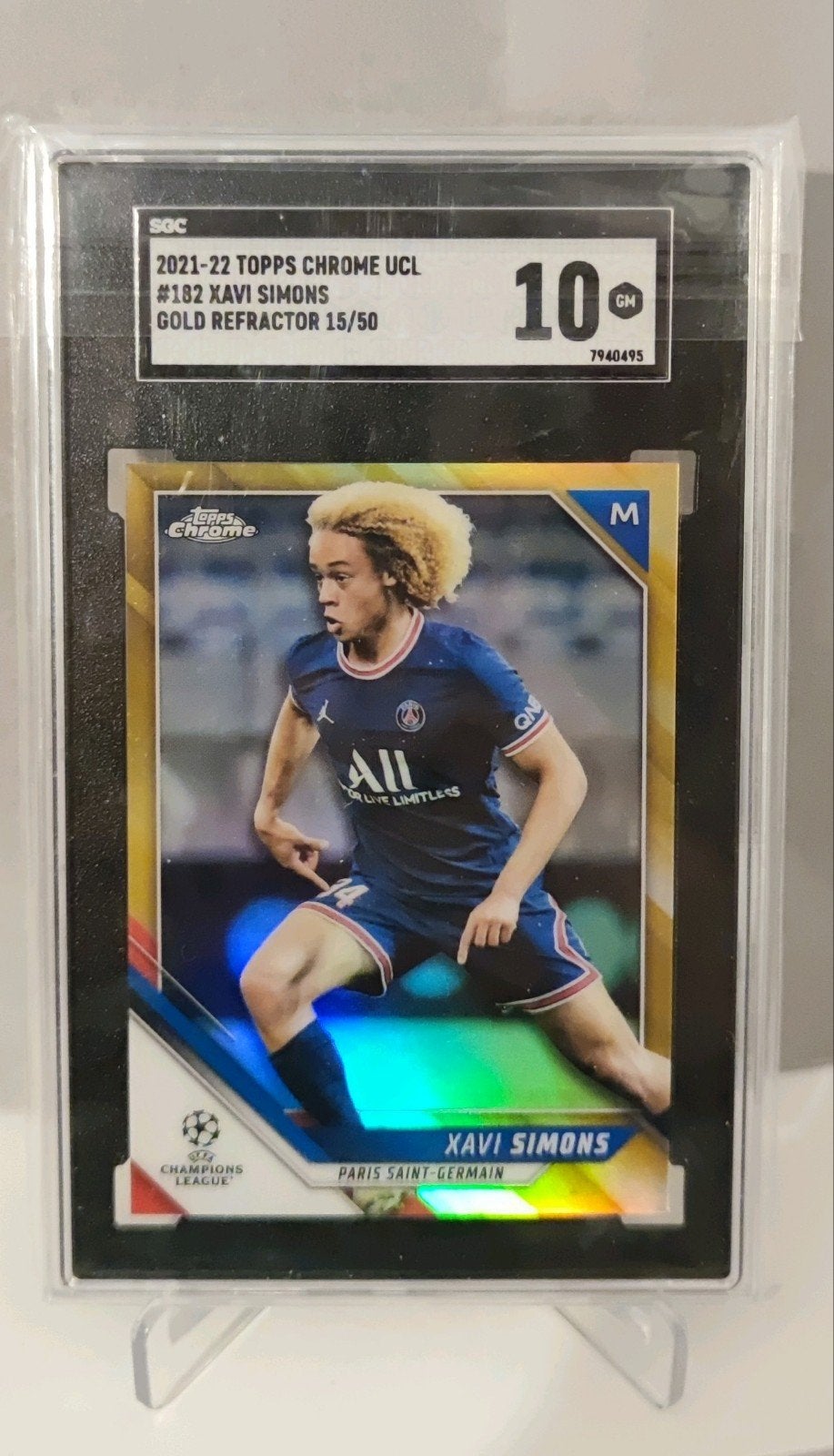 Xavi Simons Topps Chrome UCL Gold Refractor 15/50 SGC 10, Verzamelen, Ophalen of Verzenden, Nieuw, Buitenlandse clubs, Spelerskaart