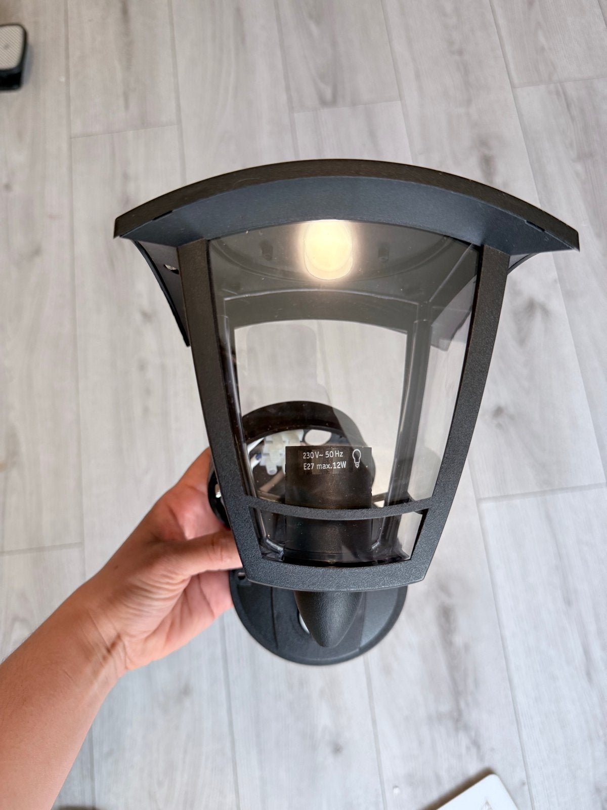 Buiten lamp met sensor. Nieuw, Tuin en Terras, Buitenverlichting, Nieuw, Wandlamp, Overige materialen, Minder dan 50 watt, Netvoeding