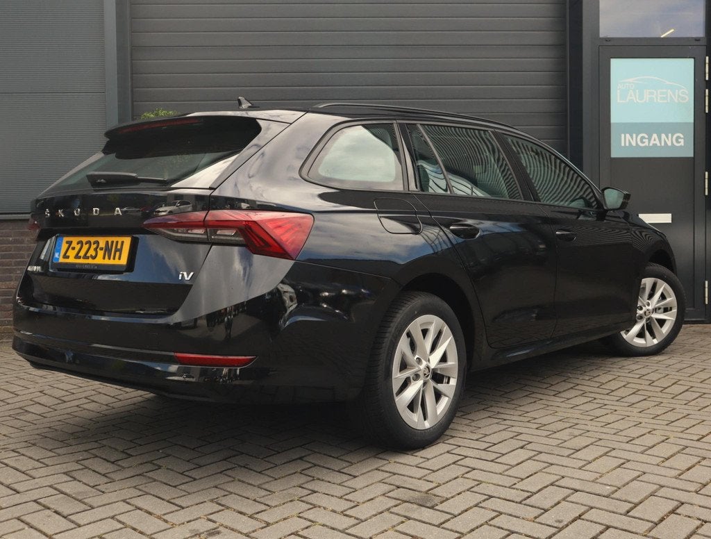 Skoda Octavia Combi 1.4 TSI iV PHEV Business Edition | Stoel, Stof, Gebruikt, 4 cilinders, 1553 kg