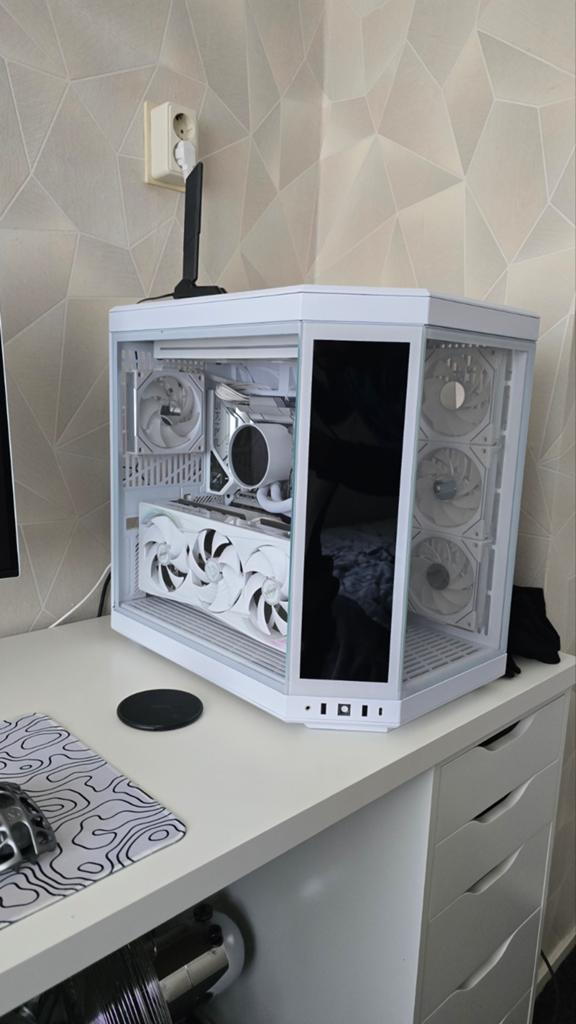 Te koop: Ultra High-End White Gaming PC, Computers en Software, Computerbehuizingen, Zo goed als nieuw, Ophalen of Verzenden