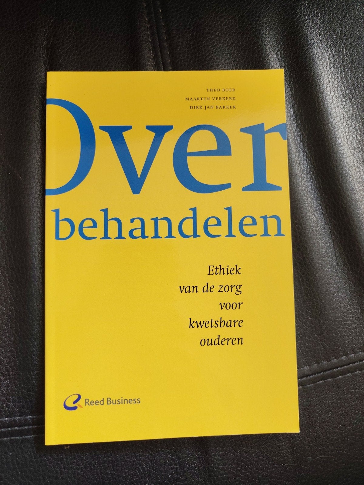 Over behandelen: Ethiek van de zorg voor kwetsbare ouderen, Ophalen of Verzenden, Zo goed als nieuw