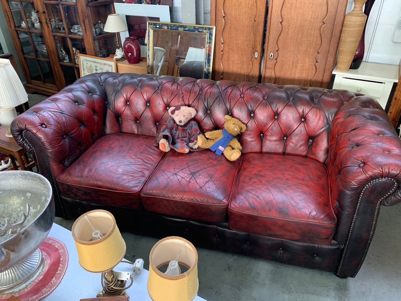 Bank oxblood rood Rochester Chesterfield drie zots bank., Ophalen of Verzenden