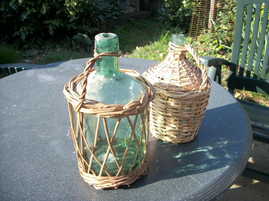 te koop fles in mand, Ophalen, Gebruikt, Mand, Rond