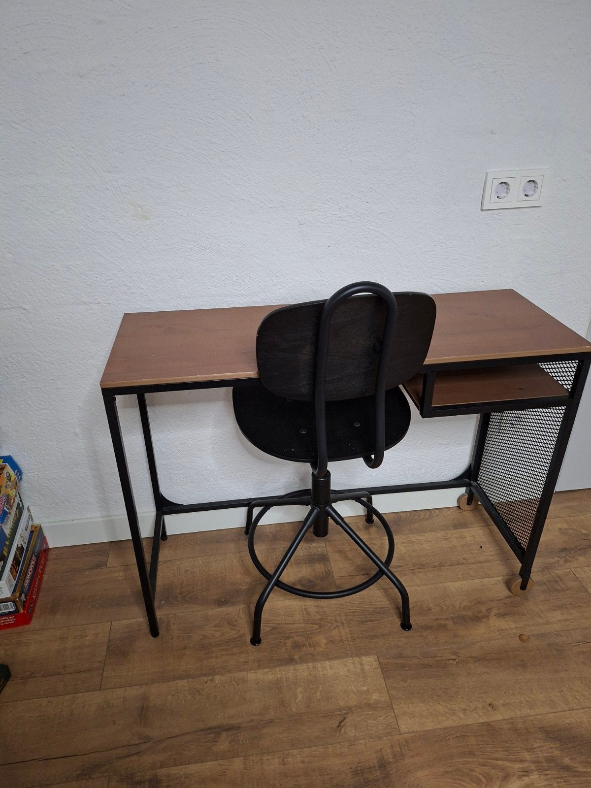 ikea fjallbo laptop tafel met stoel - Industrieel design, Ophalen, Gebruikt, Hout, Bruin