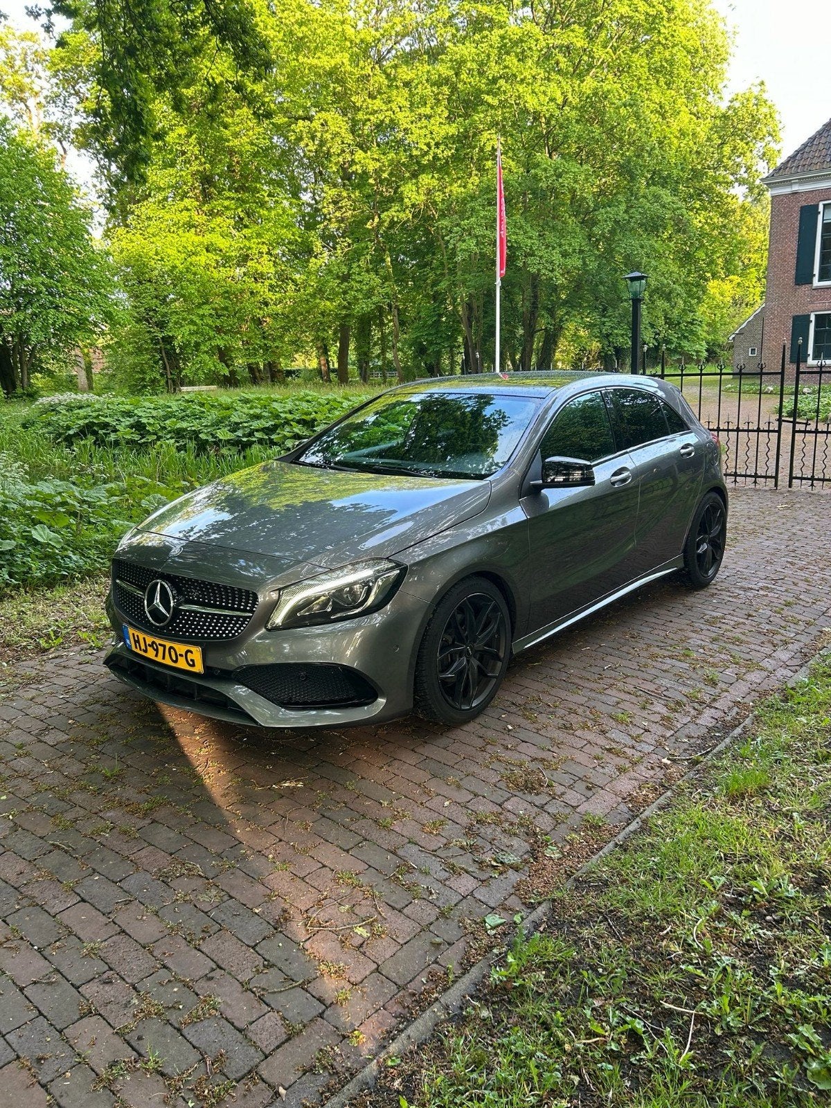 Mercedes-Benz A-Klasse A 180 Blueefficiency 122pk 7G-DCT, 1295 kg, 4 cilinders, 122 pk, 1200 kg