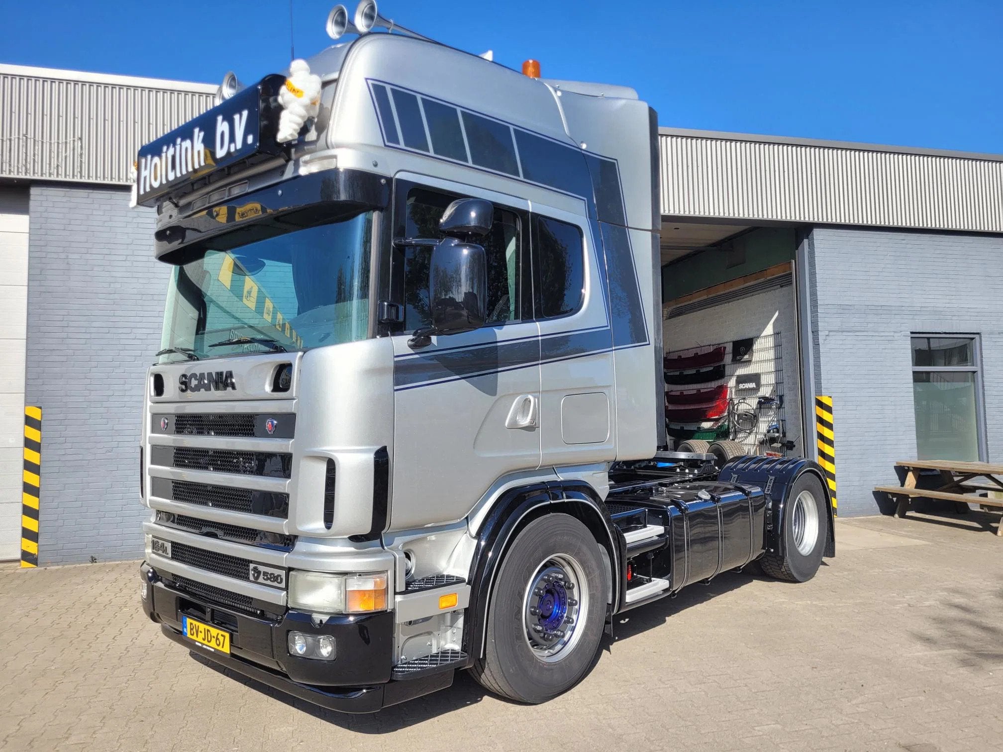 Scania R164-580 V8 full restored Topline manual retarder ste, Auto's, 579 pk, Achterwielaandrijving, Scania, Origineel Nederlands