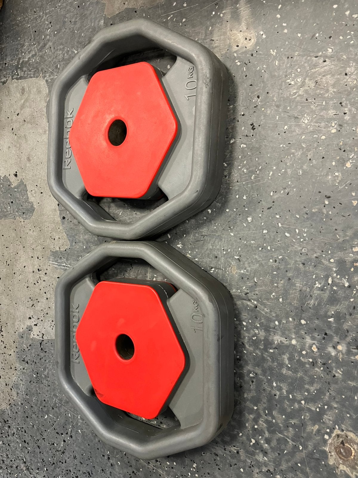 Reebok rep 2 x 10 kg halter schijven 30 mm gewichten, Sport en Fitness, Halterschijven, Gebruikt, 30 mm, Halter schijven