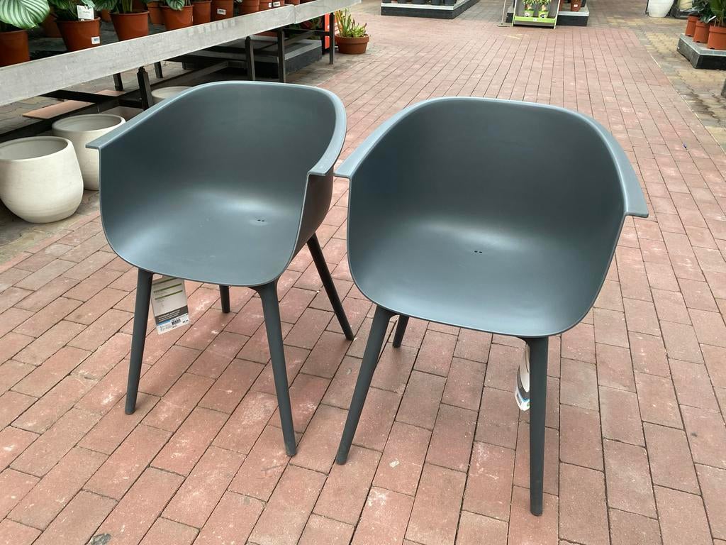 Twee antracietkleurige tuinstoelen, Ophalen, Gebruikt