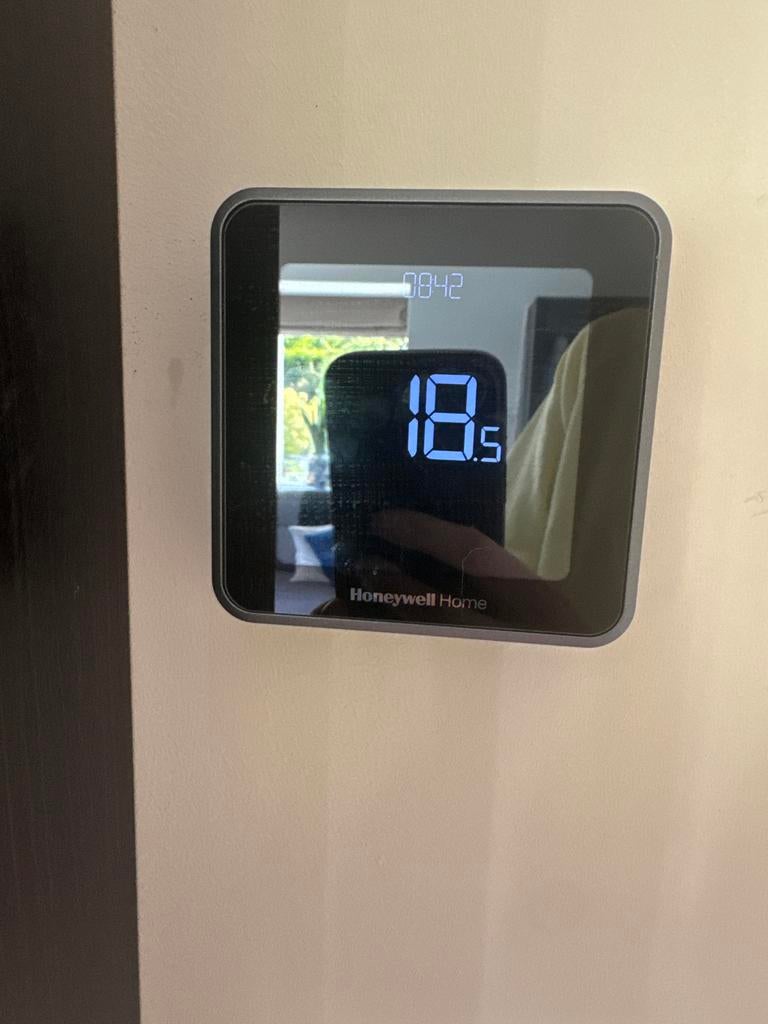 Honeywell Home T6R Wifi thermostaat, Ophalen of Verzenden, Slimme thermostaat, Zo goed als nieuw