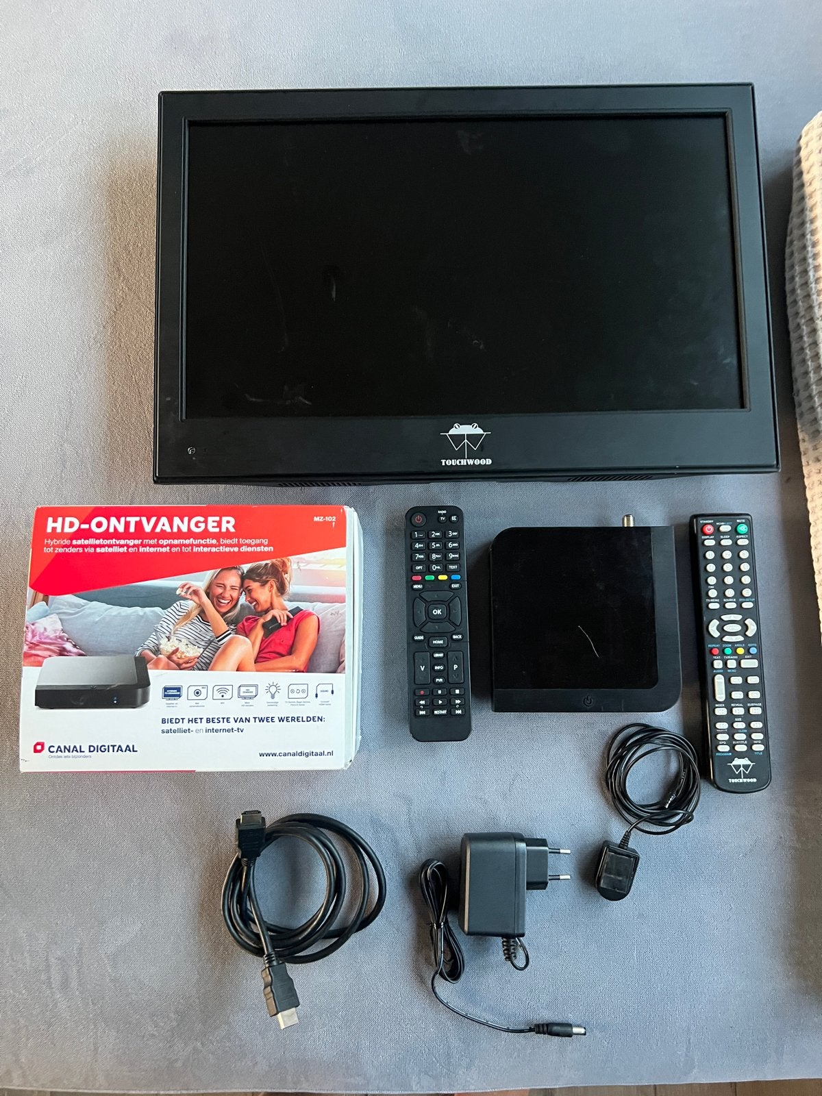 TOUCHWOOD 12 volt TV met Canal Digitaal HD-ontvanger MZ-102, Ophalen of Verzenden, Gebruikt, 50 Hz, Overige merken