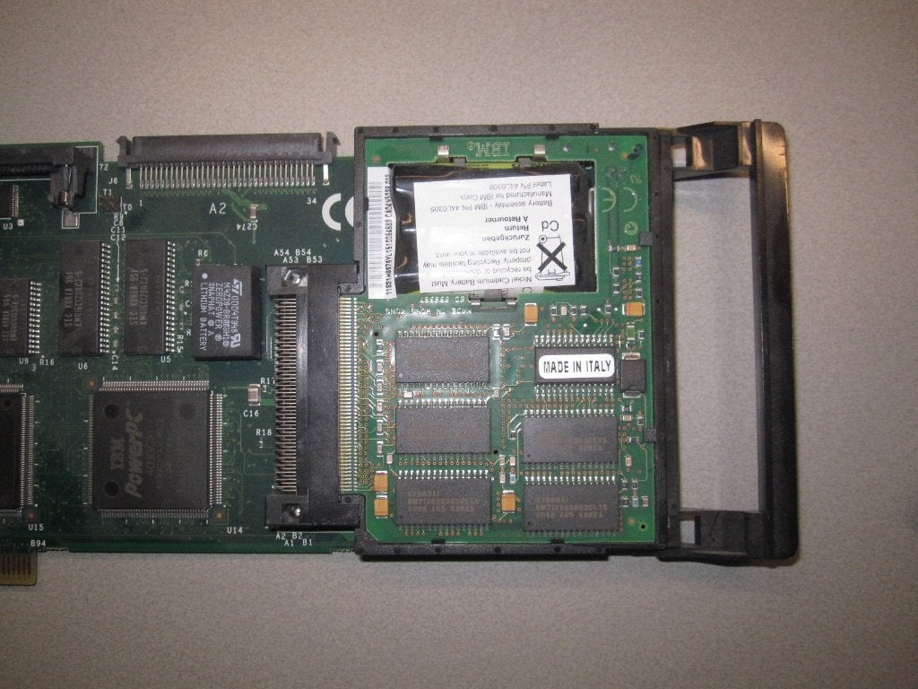 Foto 6 van IBM SCSI kaart afkomstig van IBM Server