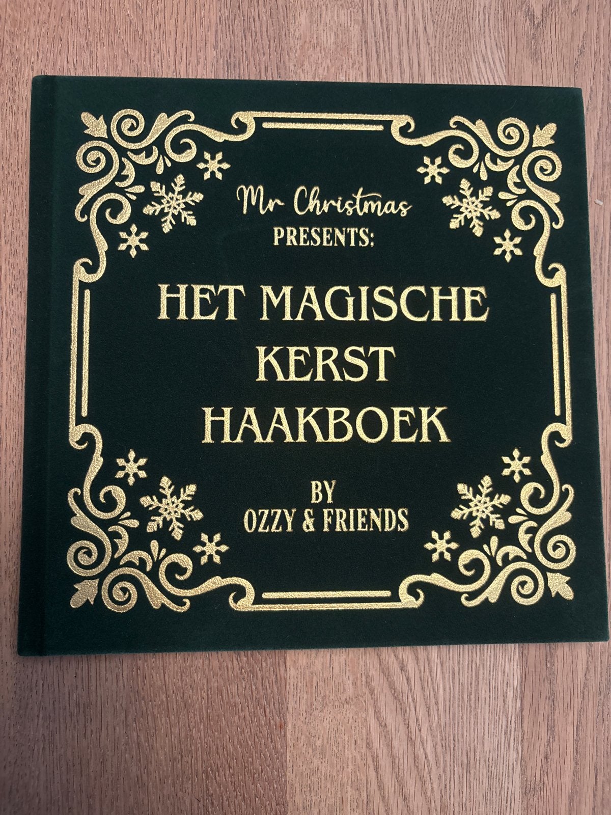 Het Magische Kerst Haakboek - Mr. Christmas by Ozzy & Friend, Boeken, Ophalen of Verzenden, Nieuw, Breien en Haken