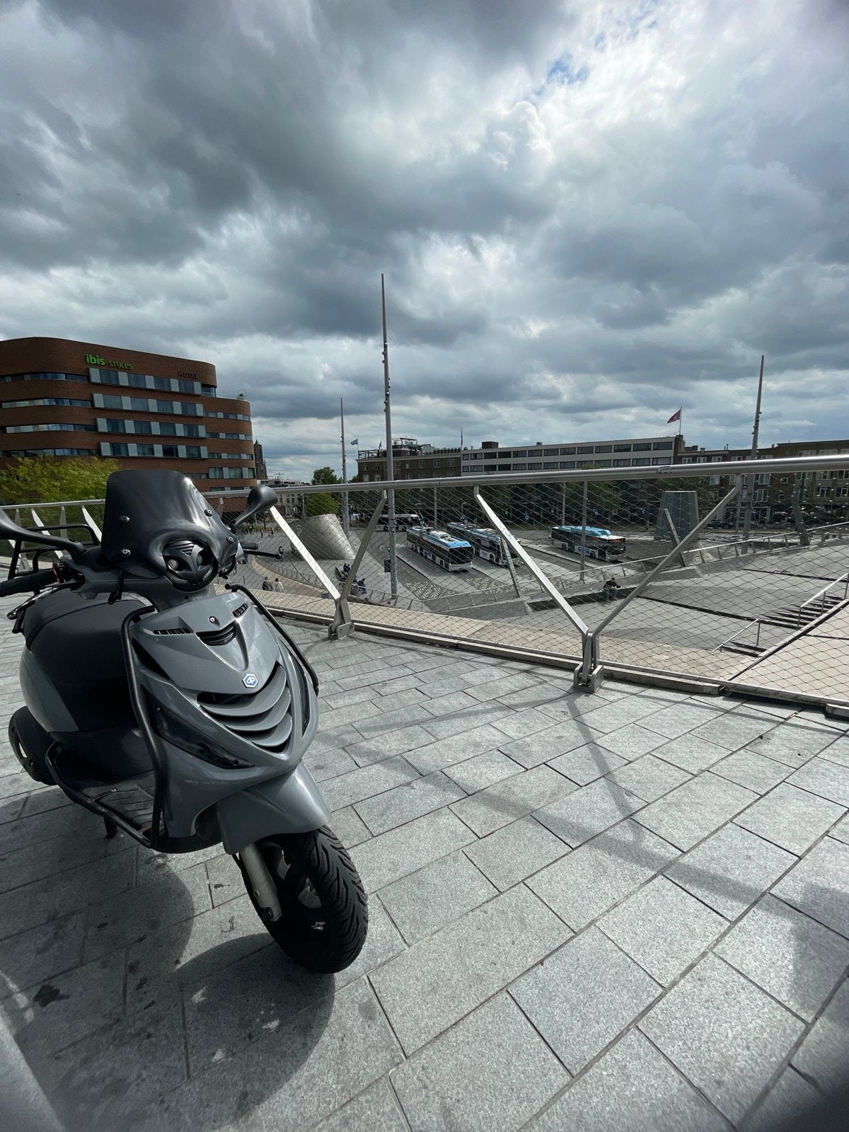 Piaggo Zip Zo goed als nieuw, Fietsen en Brommers, Ophalen, Zip, Zo goed als nieuw, Benzine