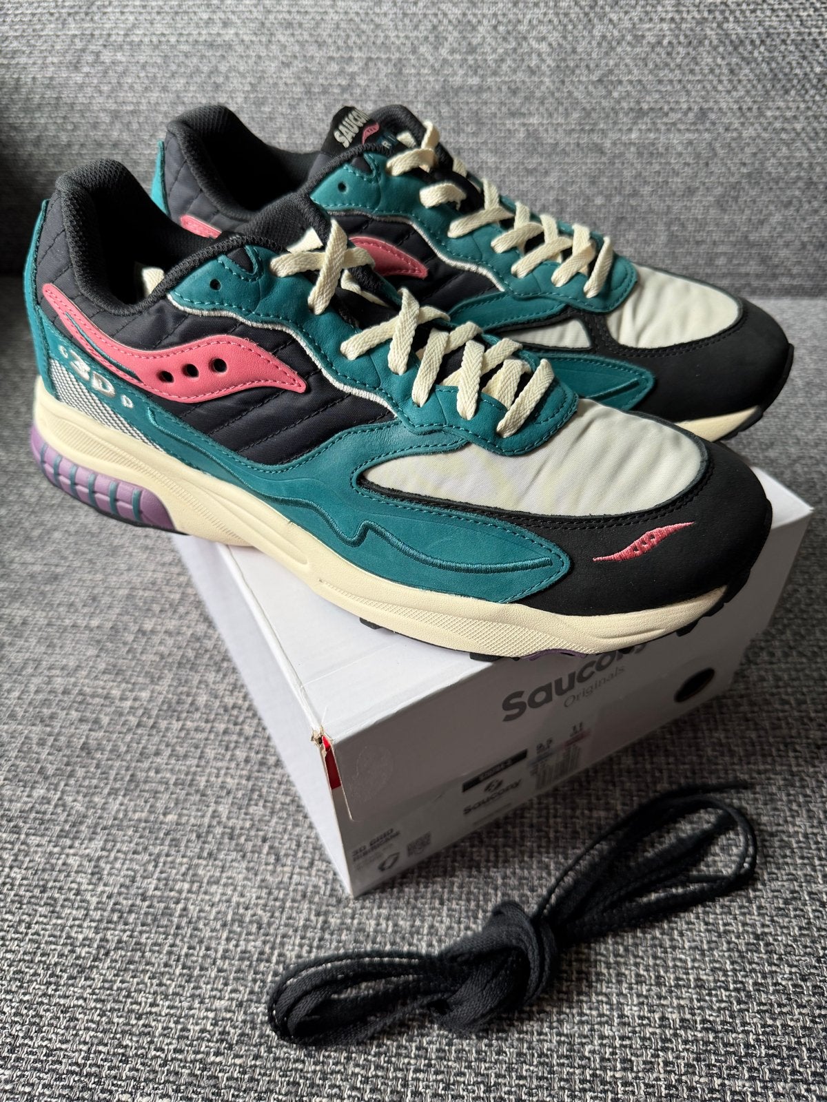 Saucony 3D Grid Hurricane - Maat 43 - Nieuw in doos, Overige kleuren, Nieuw, Ophalen of Verzenden, Sneakers of Gympen