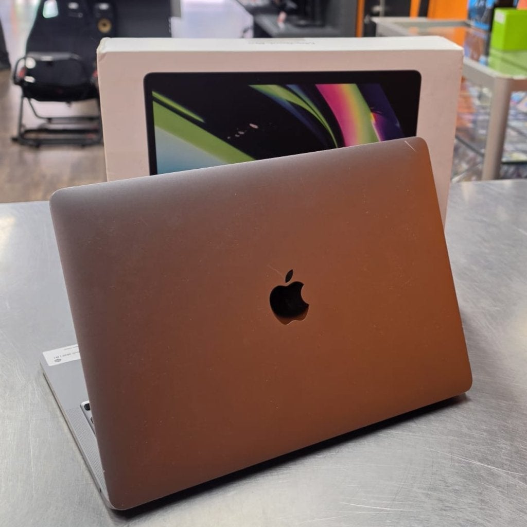 MacBook Pro 13 inch 2020 | M1 8GB 512GB, Computers en Software, Apple Macbooks, Apple, Gebruikt, Support@apple.com, One Apple Park Way
Cupertino, CA 95014
United States