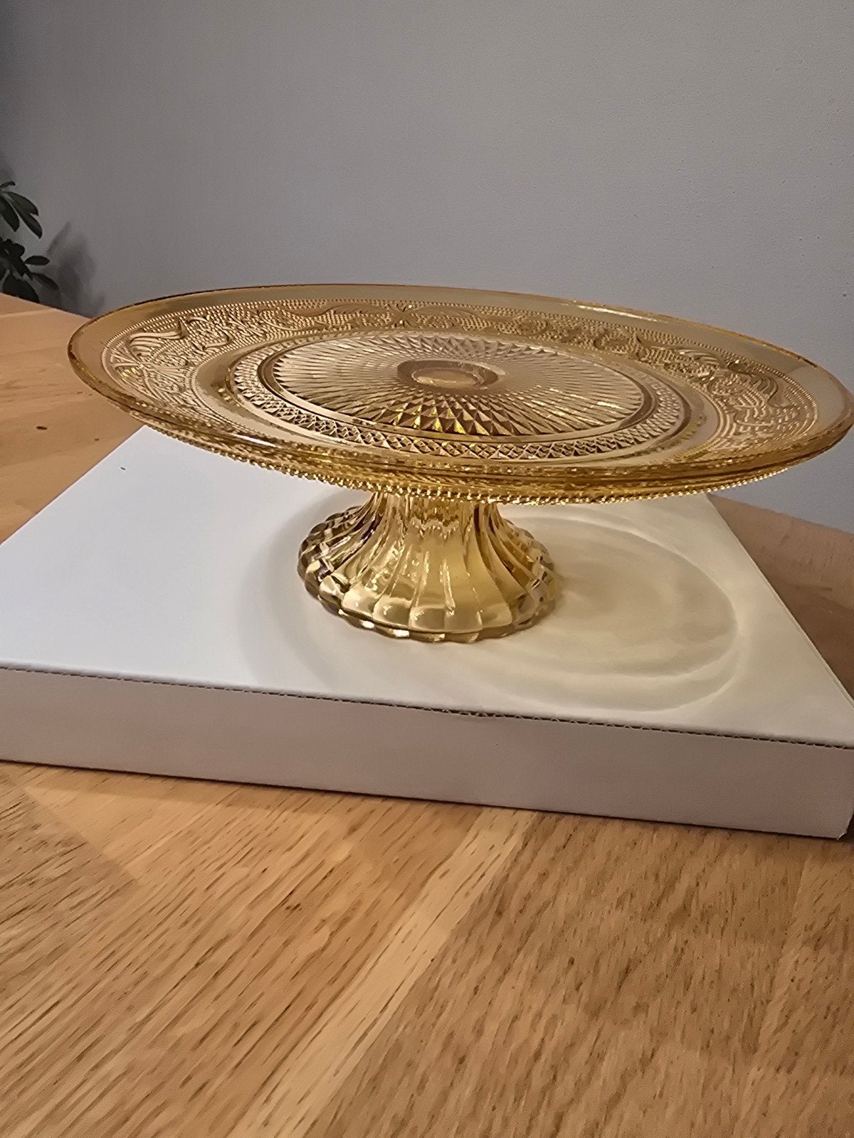 Vintage Amberkleurige Glazen Taartschaal op Voet, Ophalen of Verzenden